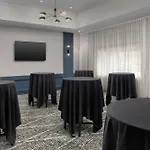 Courtyard By Marriott Savannah Downtown - Historic District