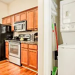 5Min To Dt - King Beds - Parking - Telescope - Private Balcony
