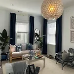 Elegant Duplex Steps To Forsyth!