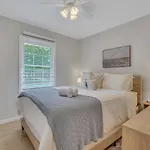 Southern Enchantment At Wilmington Island - Cozy Savannah Haven