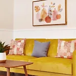 Comfortable Executive Rental By The Park Heated Pool Access 1395