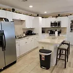 Cozy Oak Street Luxury Stay
