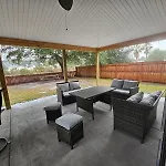 Relaxing Home In Savannah