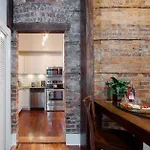416A Waldburg St - Newly Renovated 1920\'S Historic District Apt