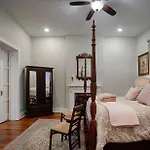 414 Waldburg A - Newly Renovated Apt With Outdoor Space!