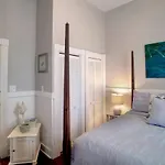414 Waldburg A - Newly Renovated Apt With Outdoor Space!