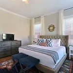 Gallery Stays - Parkside Manor