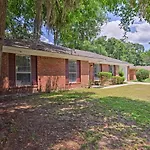 Updated Savannah Home With Yard - Near River Street!