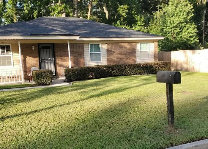 Southern Charm Vacation Rental