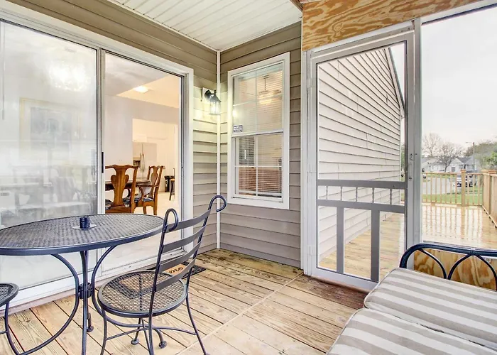 Peaceful Savannah Home - 11 Mi To Beaches!