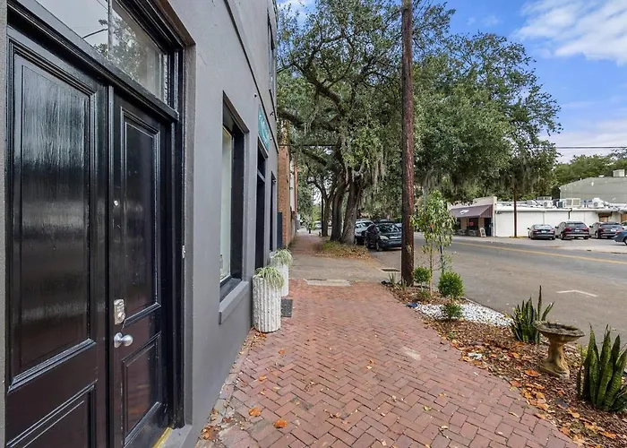 Carriage House - House On Taylor Square