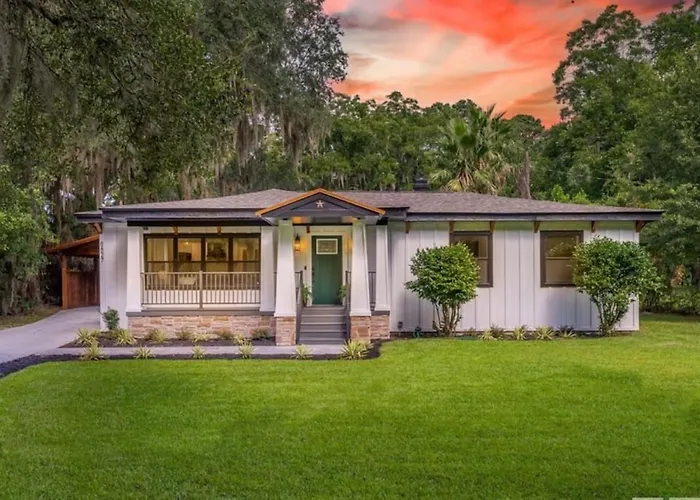 Luxury Savannah Retreat Heated Pool And Pet Friendly