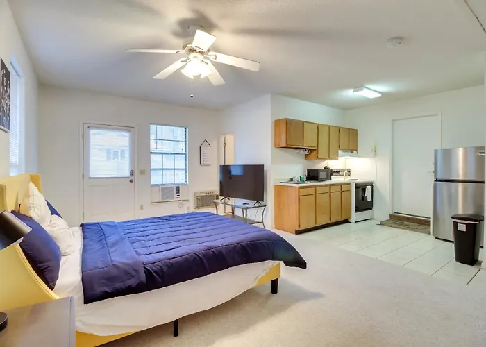 Cozy Savannah Studio About 10 Mi To Tybee Island!