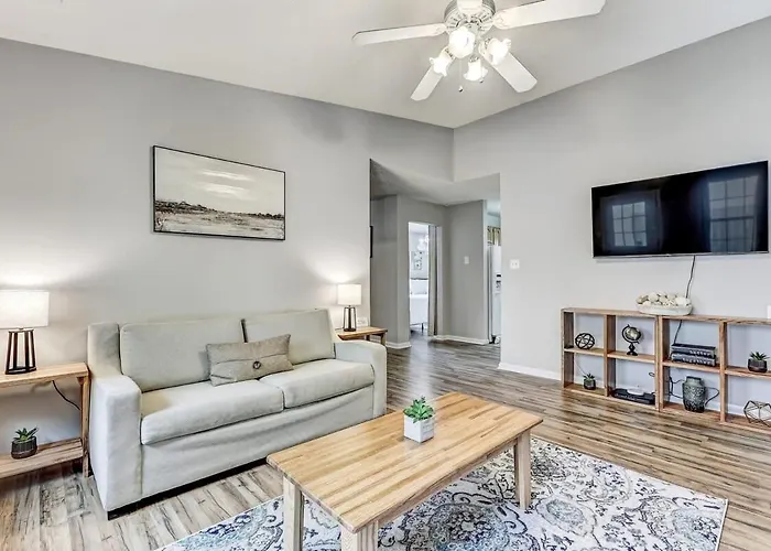 15 Mins To Hospital&Downtown Brandlewood Bungalow