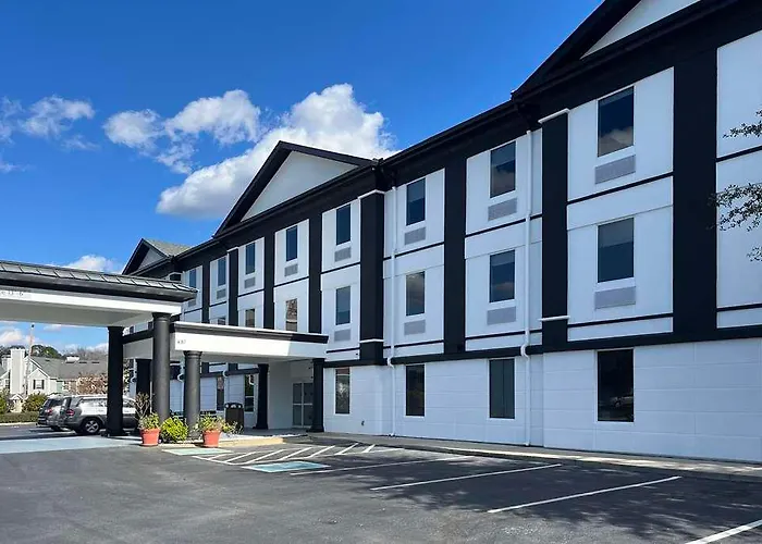The Grand Savannah Hotel