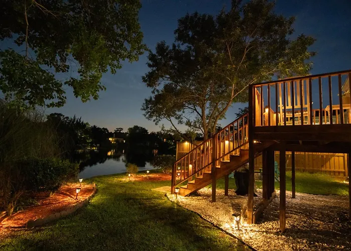 Savannah Lakefront Retreat Near Tybee Beach With King Bed And Free Parking