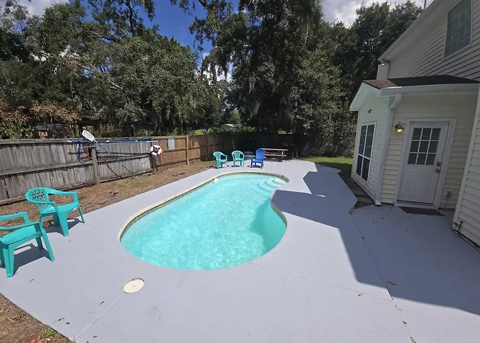 Mins To Savannah-Peachy Pied-A-Terre