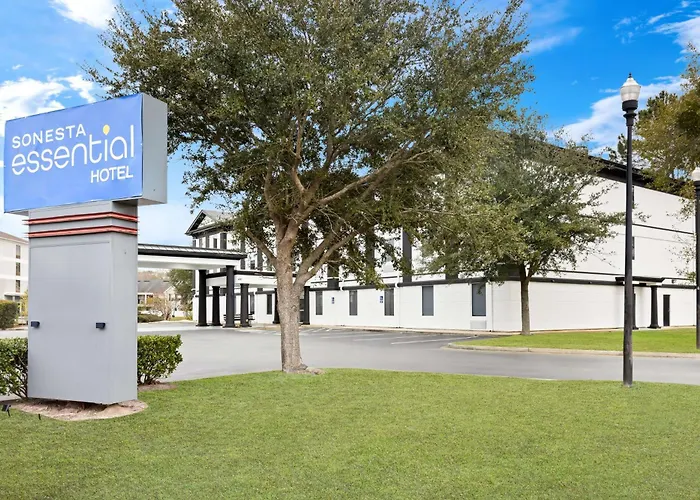 Sonesta Essential Savannah
