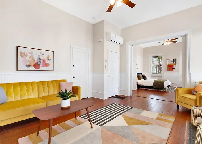 Comfortable Executive Rental By The Park Heated Pool Access 1392