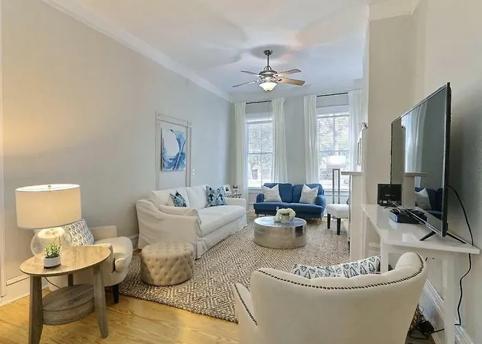 Gallery Stays - Parkside Manor