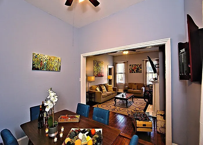 Downtown Savannah Oasis