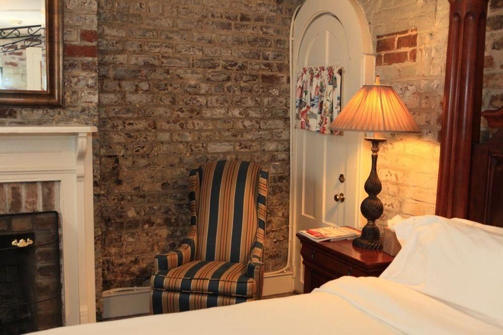 Bed & Breakfast Dresser Palmer House Savannah