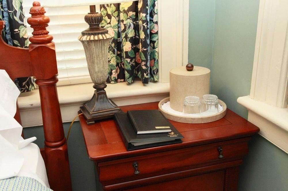 Dresser Palmer House Bed & Breakfast