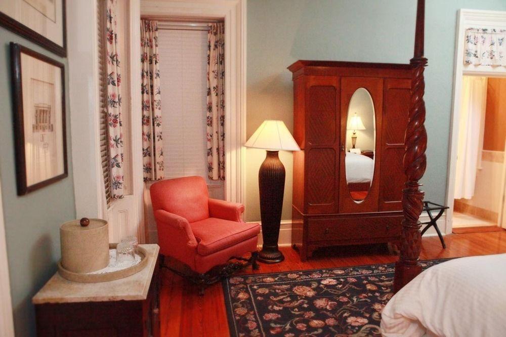 Dresser Palmer House Bed & Breakfast Savannah