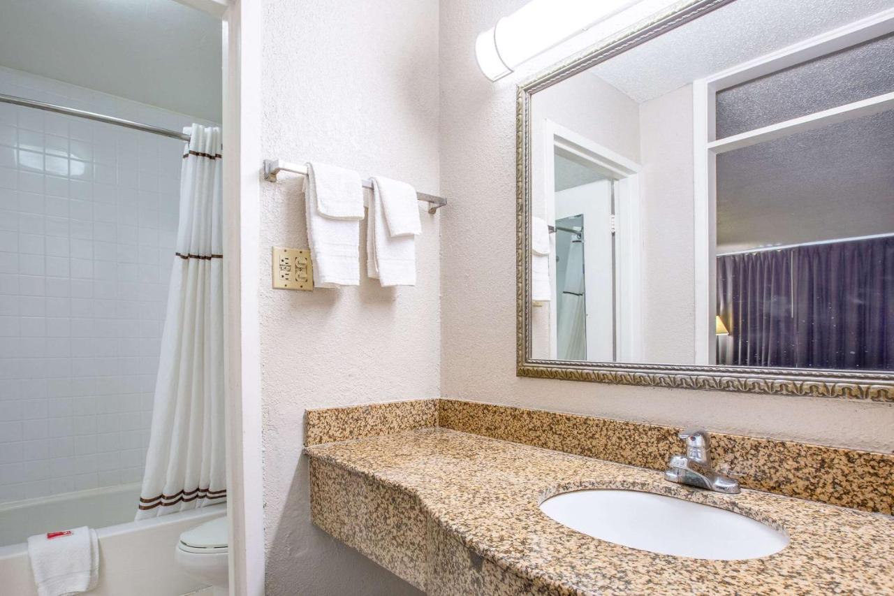 Econo Choice I-95 Gateway Hotel