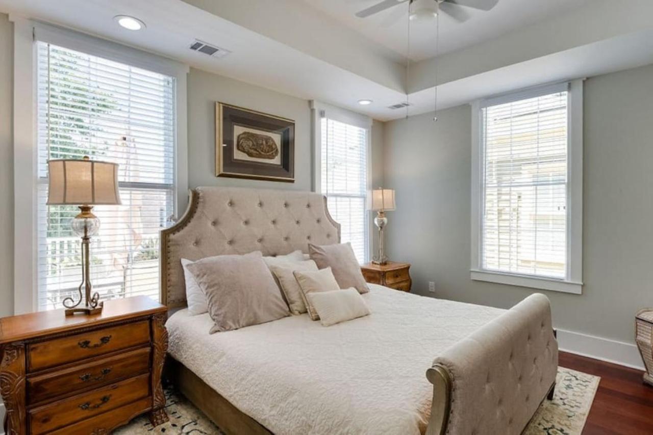 111 Waldburg Street Beautifully Renovated Historic 5 Bedroom 5 Bath Bed & Breakfast *