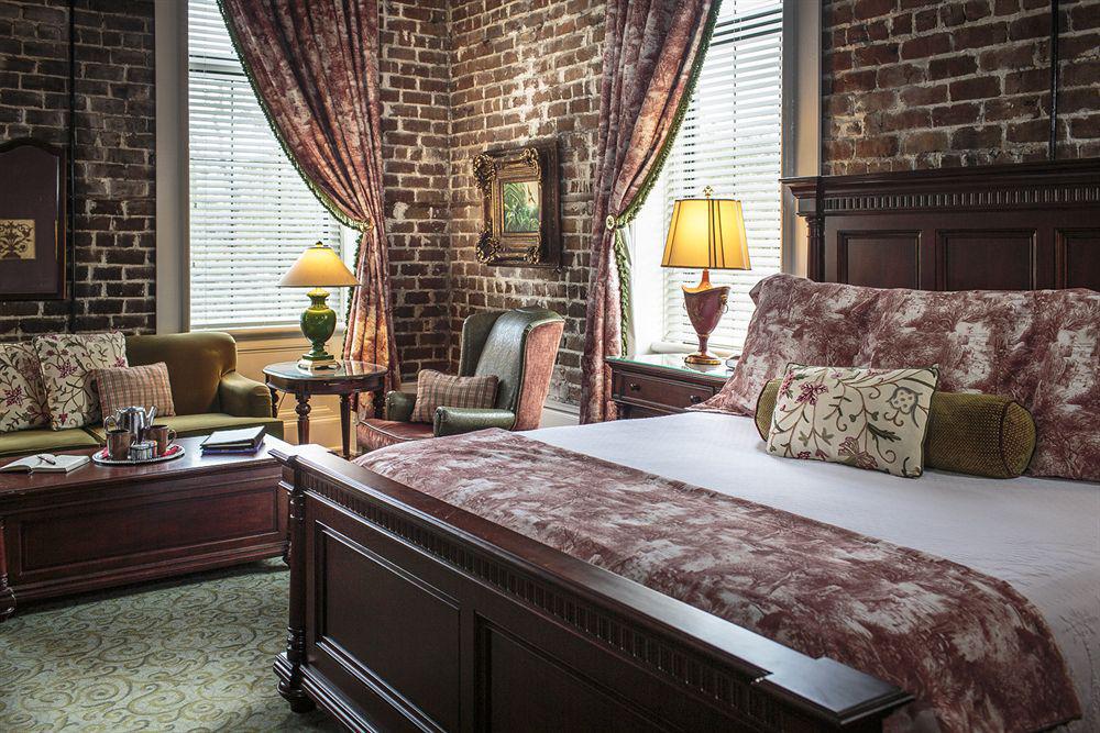 East Bay Inn, Historic Of Collection Savannah