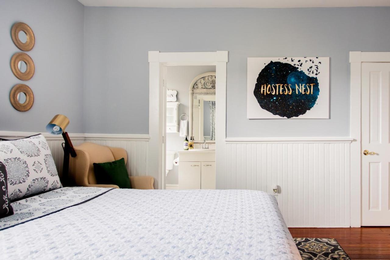 Hostess Nest - Historic Holiday home *