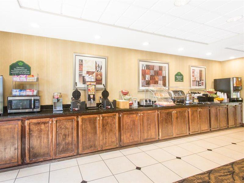 Wingate By Wyndham Pooler Hotel 3*