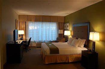 Express & Midtown By Ihg 3* Savannah