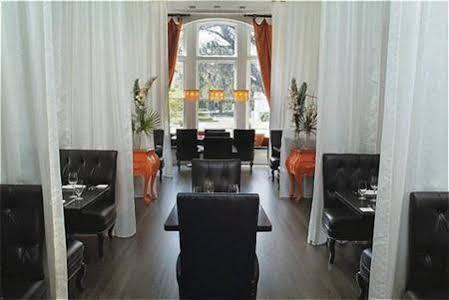 Mansion On Forsyth Park 4*