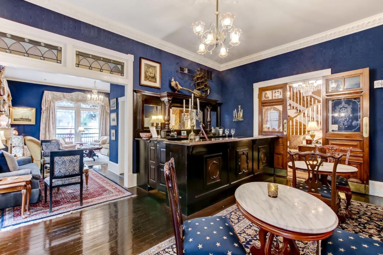 Hotel Ballastone