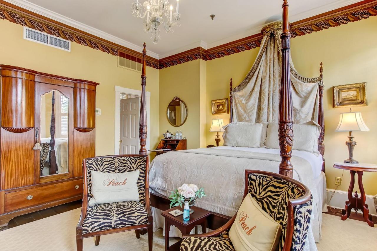 Hotel Ballastone