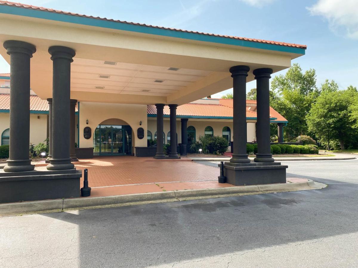 6 Ga Gateway & I95 Hotel