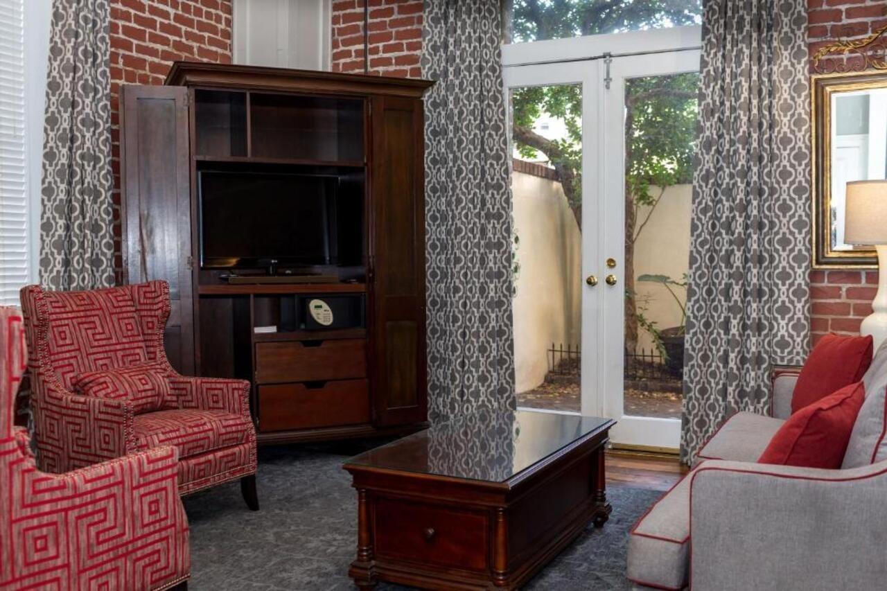 Hotel East Bay Inn, Historic Of Collection Savannah