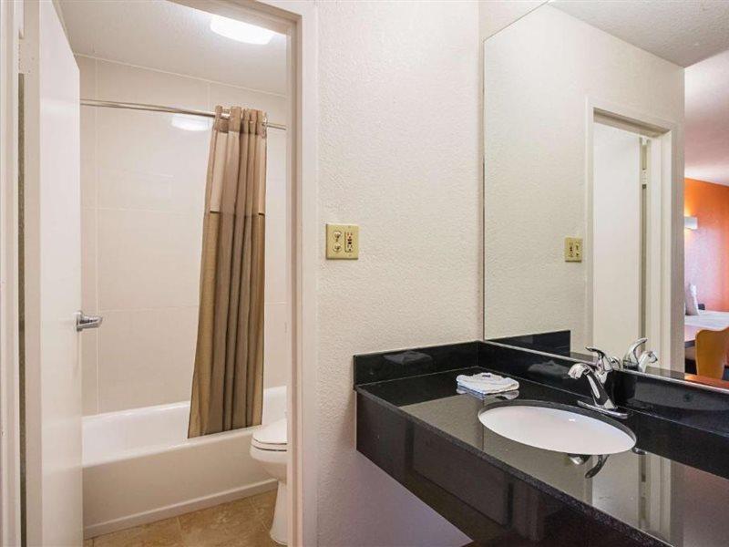 6-savannah, Ga - Midtown 2*