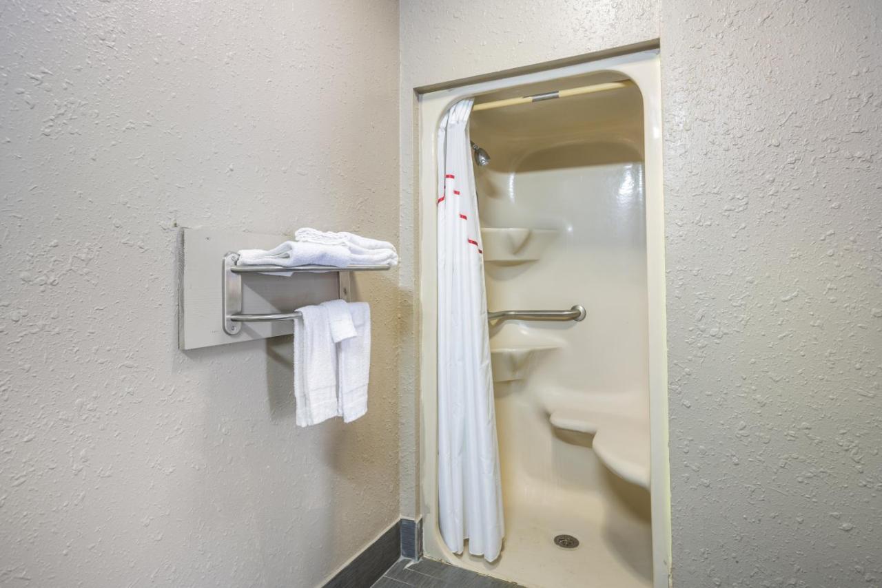 Motel Red Roof - Southside/midtown 2*