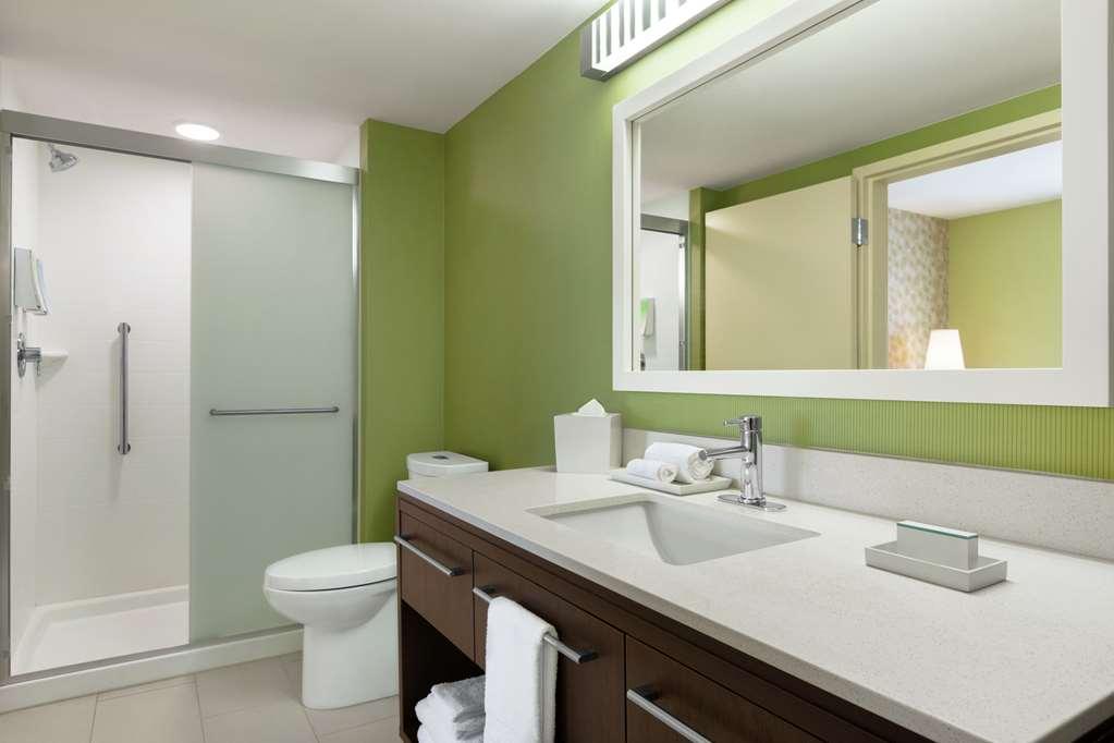Hotel Home2 By Hilton Airport