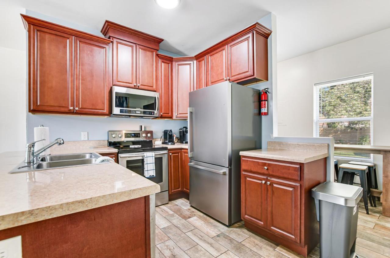 Cozy Charmer In Town Holiday home Savannah