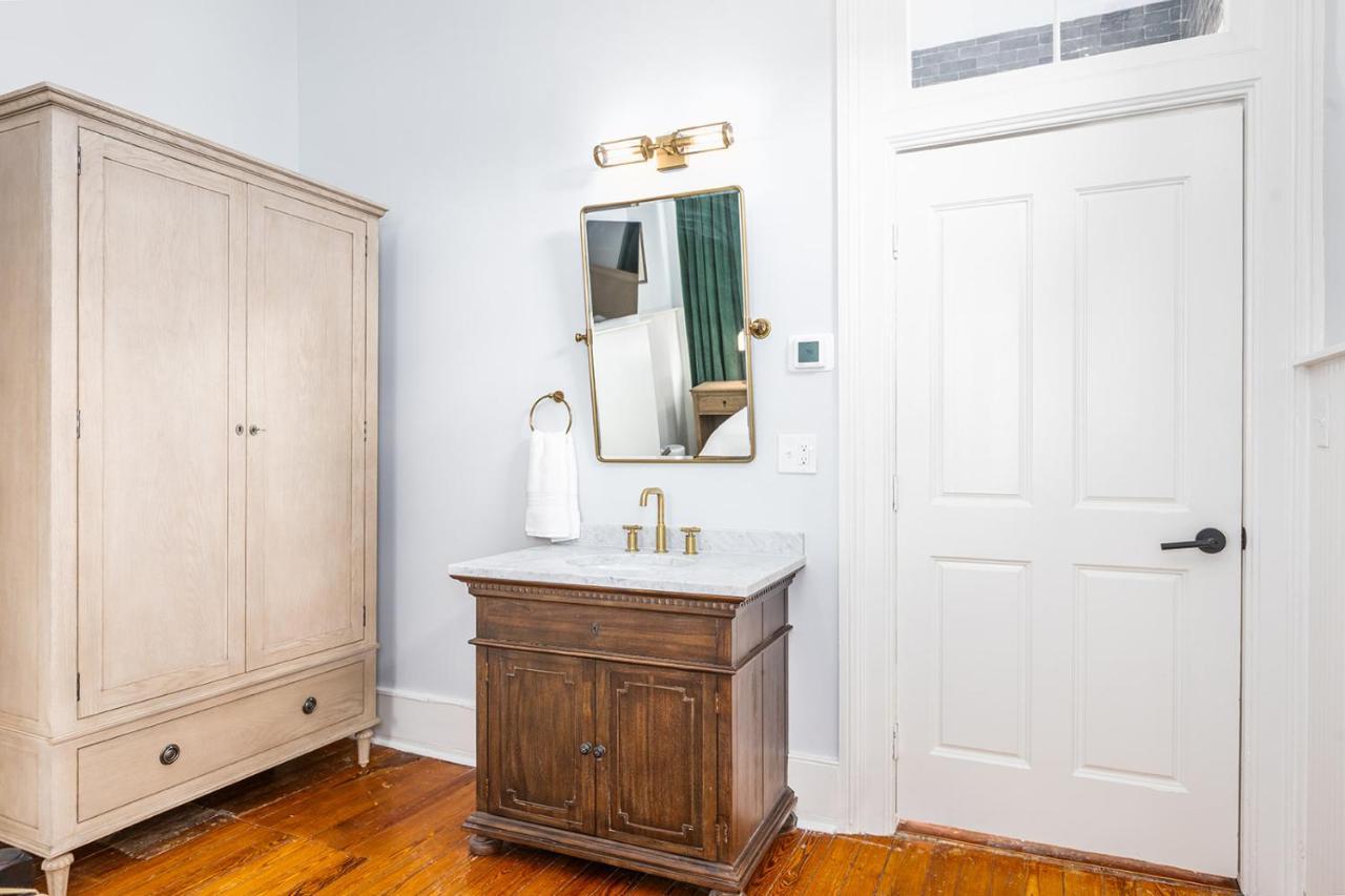 Bed & Breakfast Bellwether House