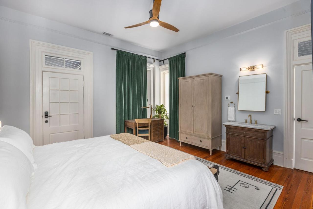 Bed & Breakfast Bellwether House