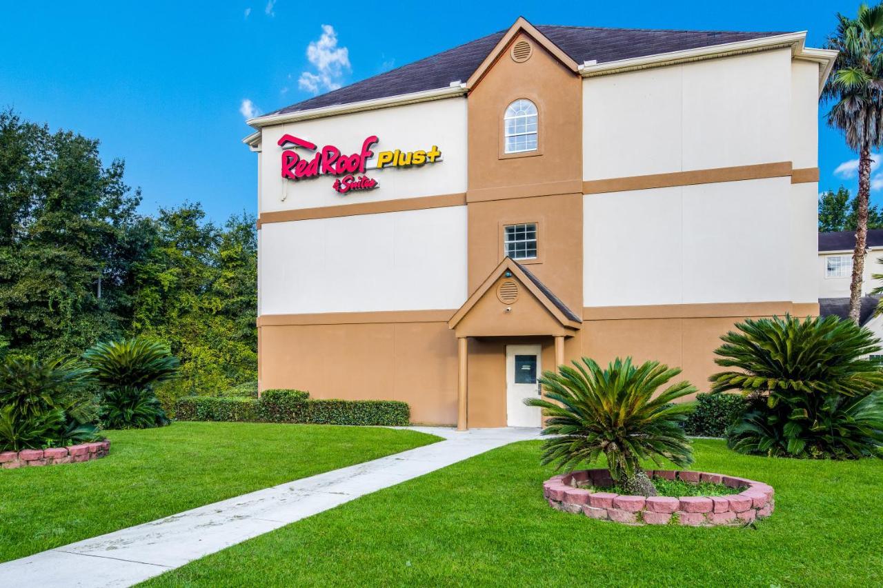 Red Roof Plus+ & - I-95 Hotel 3*