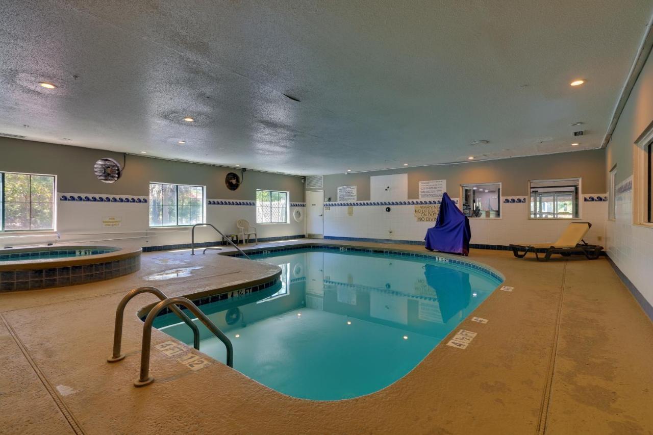 Country & By Radisson, Gateway, Ga Hotel Savannah