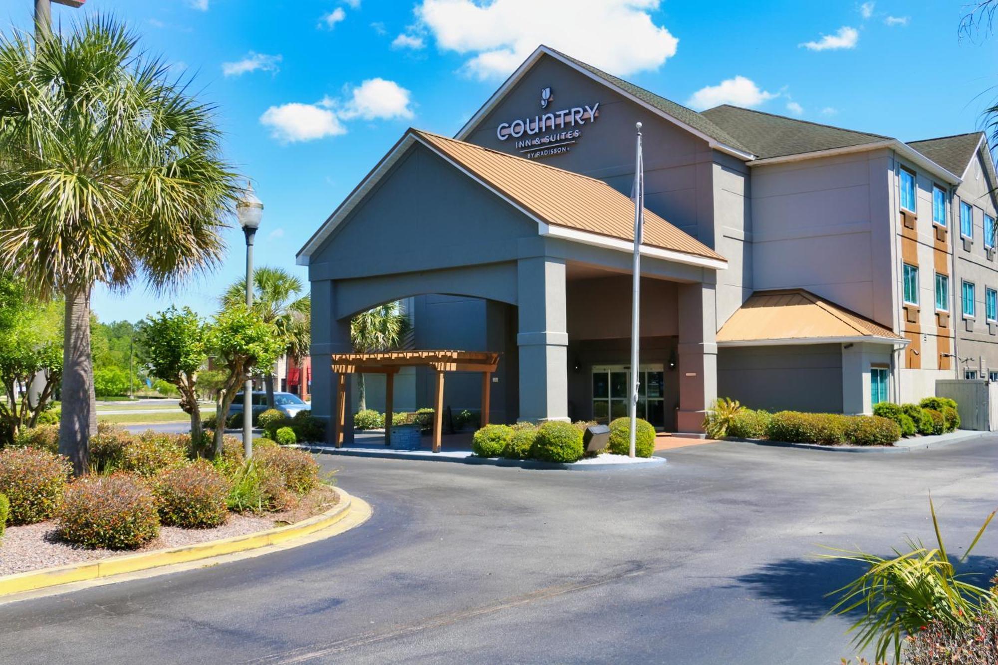Hotel Country & By Radisson, Gateway, Ga Savannah