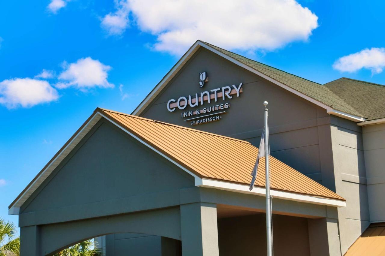 Hotel Country & By Radisson, Gateway, Ga Savannah