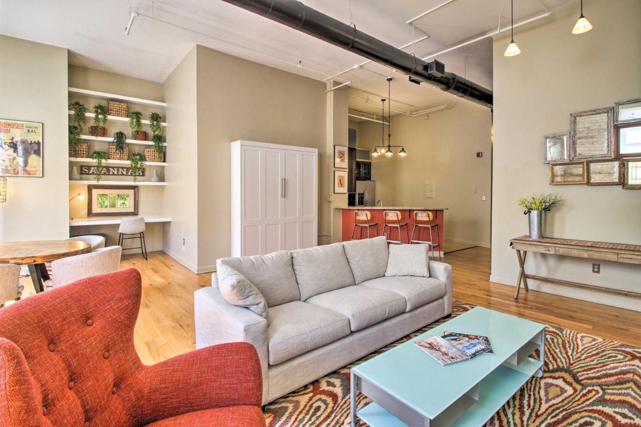 Bright Loft In Historic District!